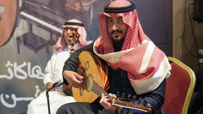 في إطار عروض مسابقة هاكاثون فن ثون (مسار الموسيقى) قدّم المتسابق عبدالله الخشرم عرضه المميّز برفقة فرقته، وسط تفاعل وحماس كبير من الجمهور 🎶